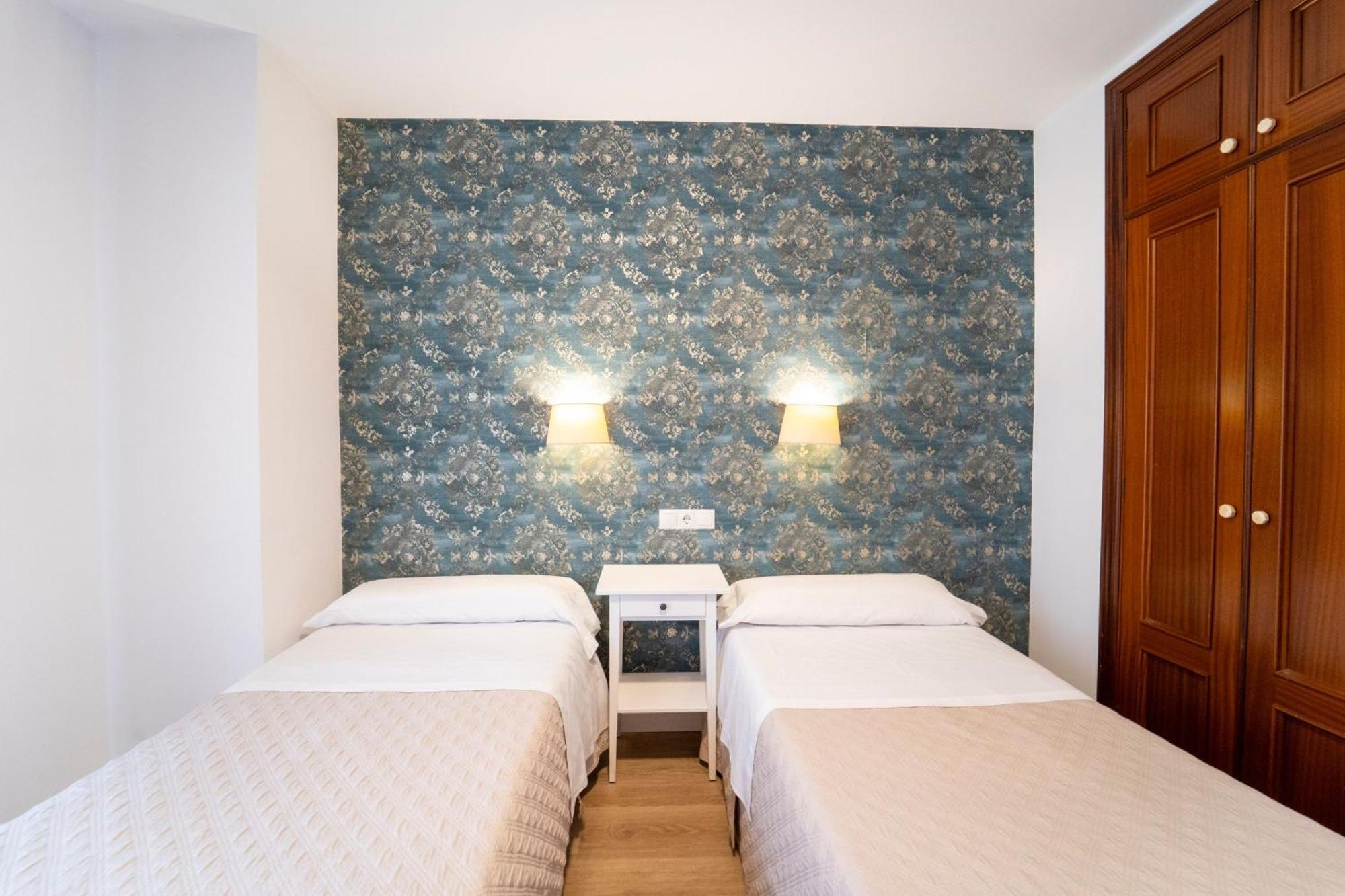 Hotel Ovetense Oviedo Bagian luar foto